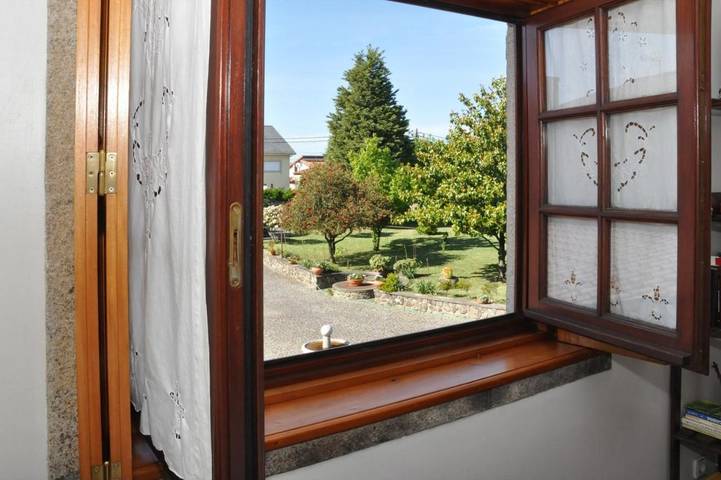 Location de vacances pour 4 personnes, avec piscine ainsi que jardin et vue dans Vila Verde - 3