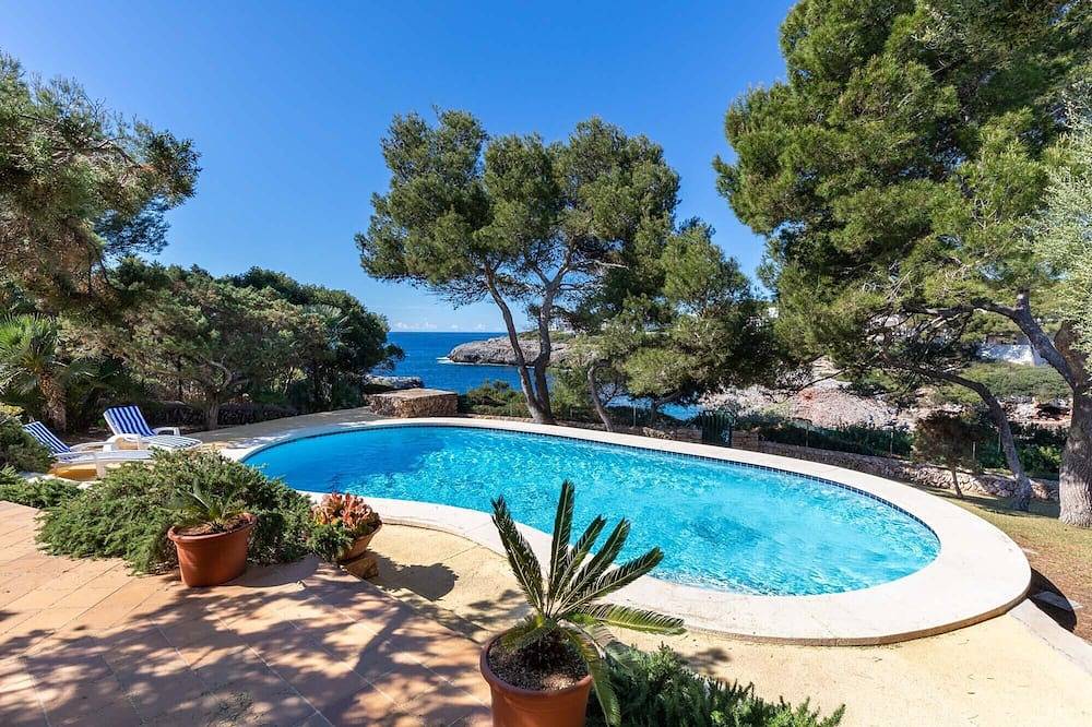 Villa Egos 89 para 10 personas, primera línea de mar con acceso directo al mar. in Cala Egos, Santanyí