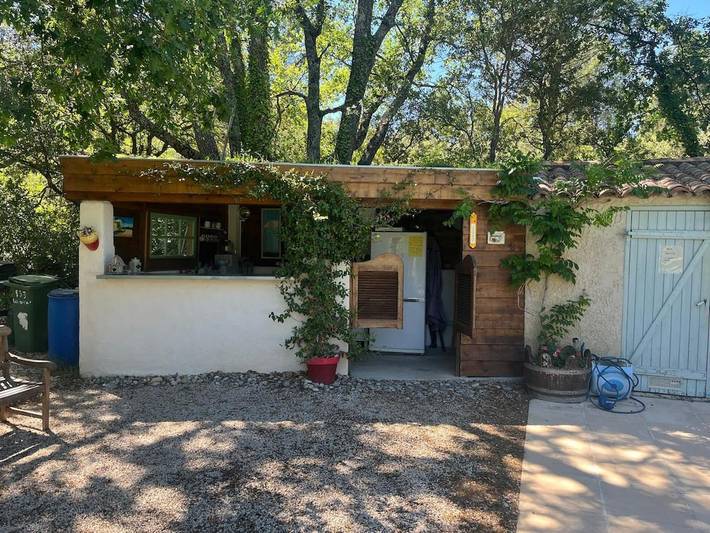 Gîte pour 2 personnes, avec vue ainsi que jardin et piscine à Peyrolles-en-Provence - 3