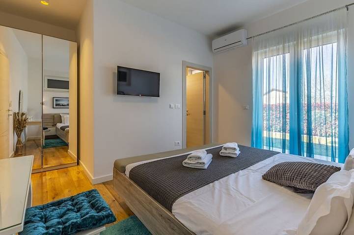 Bungalow für 8 Personen, mit Terrasse und Garten in Pula - 4