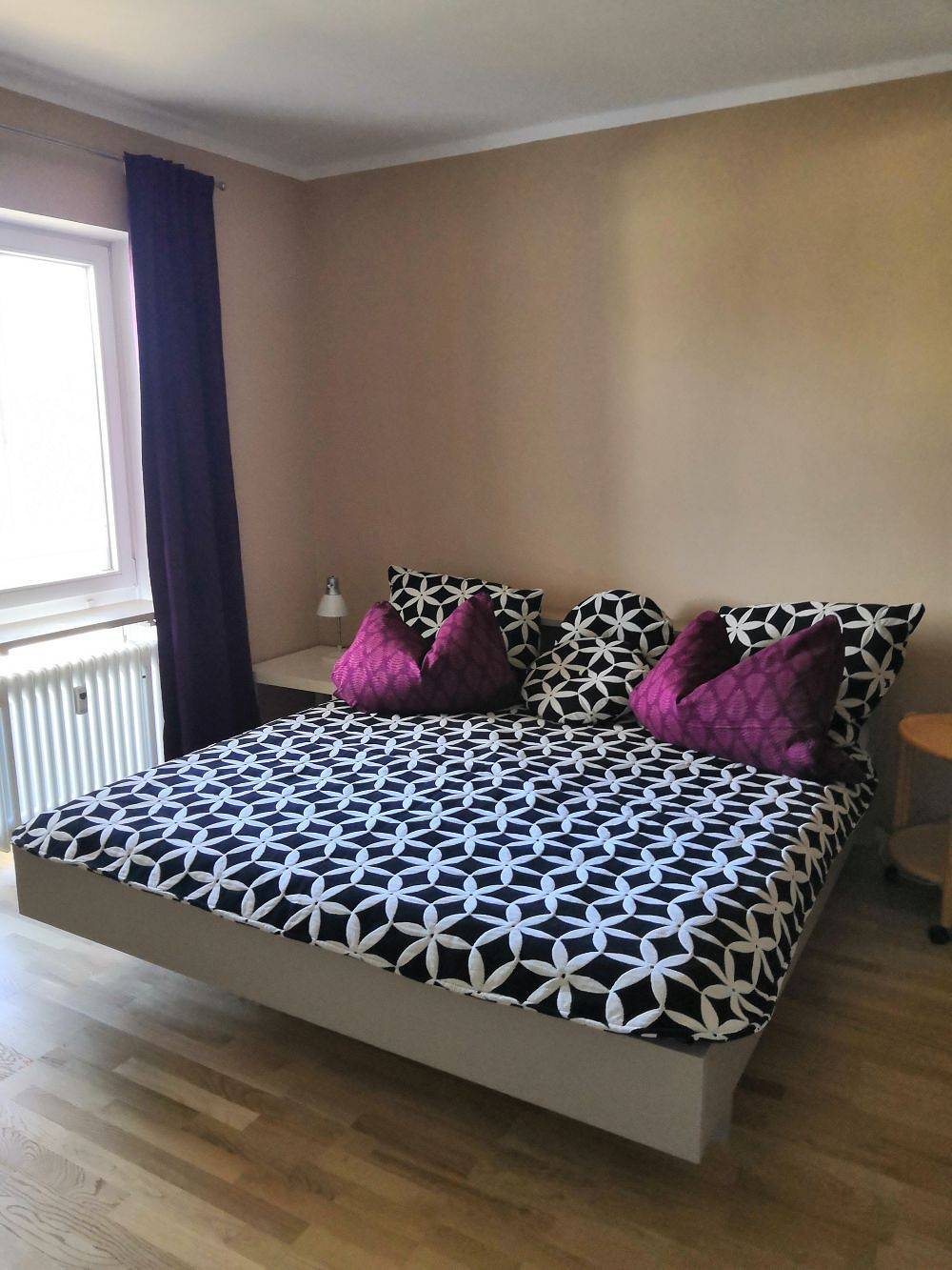 Ganze Ferienwohnung, Ferienwohnungen Schelhas - Ferienwohnung, 2.Stock Süd-Ost mit großem Balkon, 44 qm, 1 Zimmer Appartement in Prien, Prien am Chiemsee