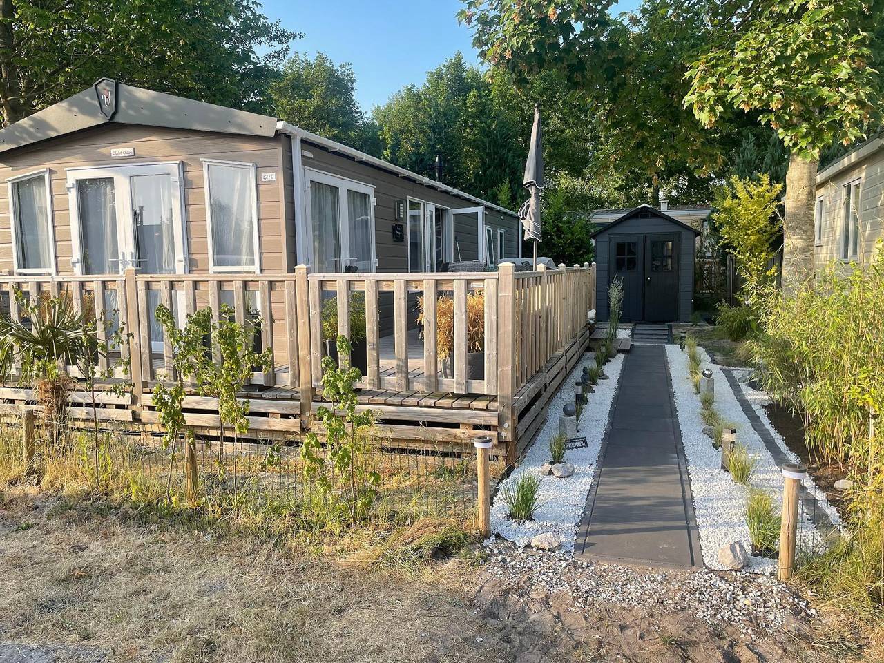 Ganze Ferienwohnung, Chalet "Chiara" in Strandlage in Lauwersmeer, Niederländische Nordsee