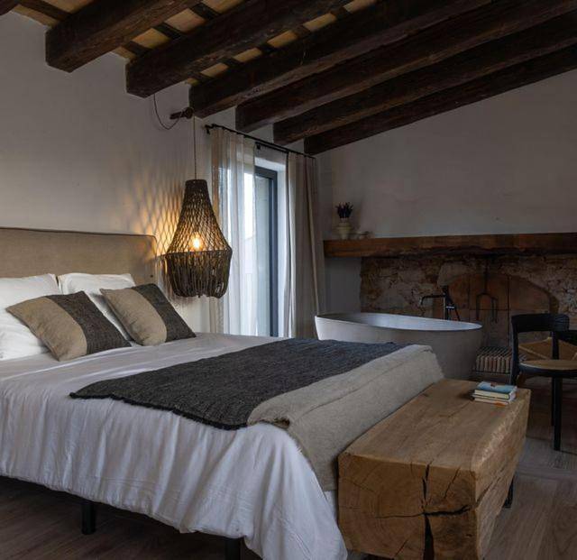 Casa rural para 2 personas, con Balcón y Terraza además de Jacuzzi y Jardín en Riudellots de la Selva - 3
