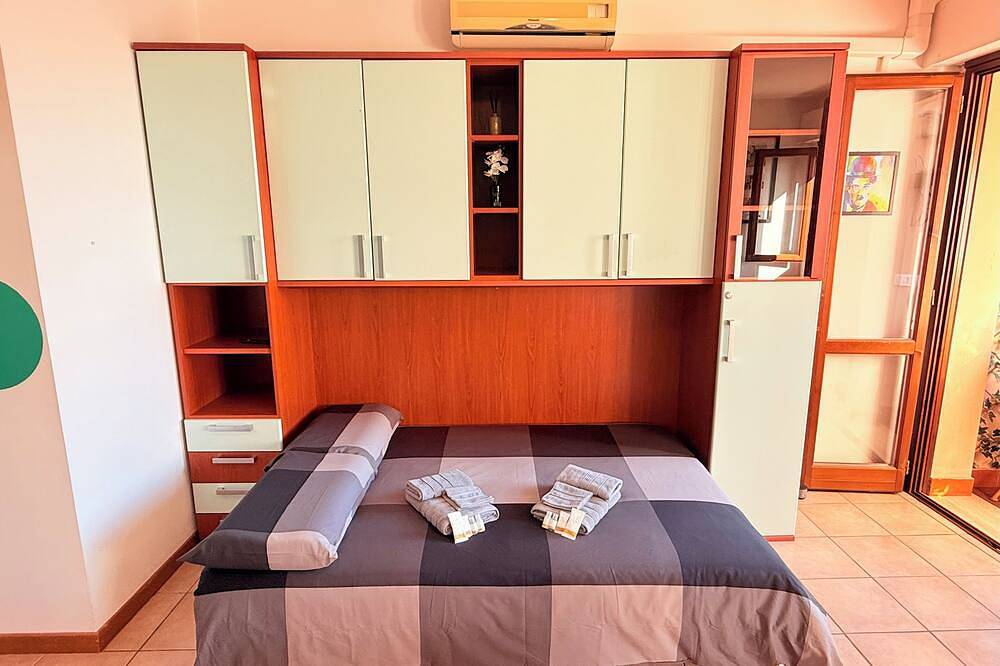 Entire apartment, Grosseto Center: Comfortable and Bright Apt facing the Corso in Grosseto, Grosseto Province