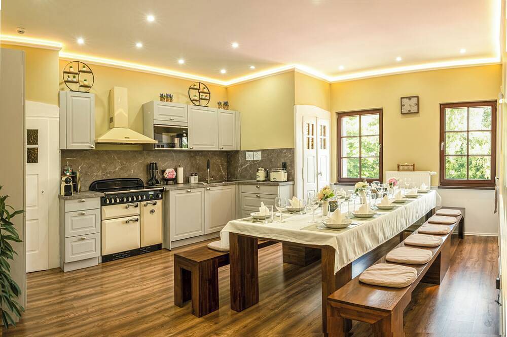 Ganze Wohnung, Rhein Haven - 125m² Wohlfühl-Appartement, Ideal für Familien & Teams + Parkplatz in Frechen, Rhein-Erft-Kreis