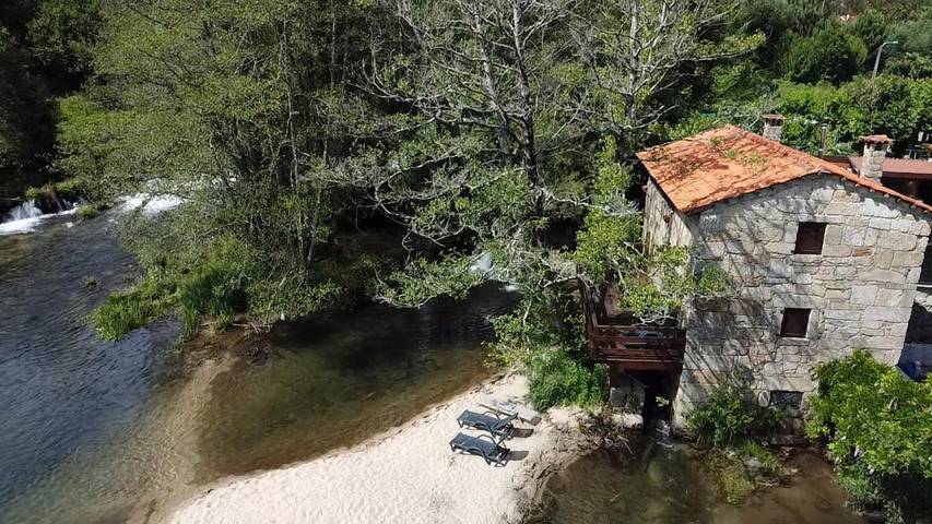 Location de vacances pour 2 personnes, avec piscine ainsi que terrasse et jardin dans Rendufe - 4