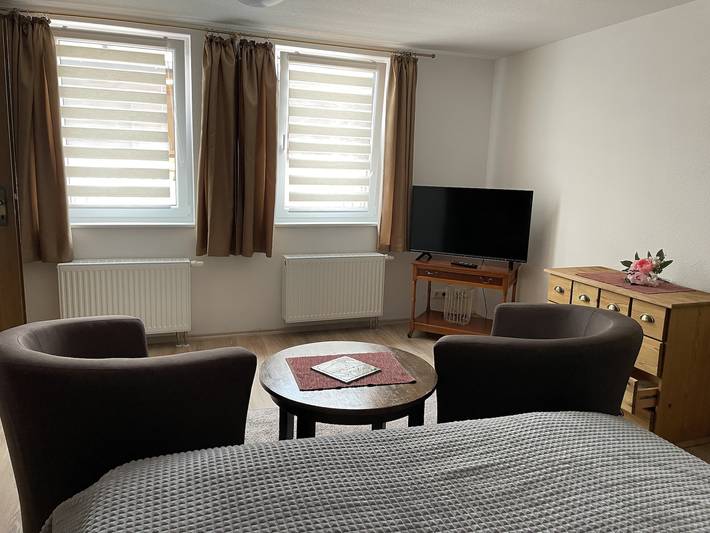 Ganze Ferienwohnung, Ferienwohnungen Clara - Anna,40m²,komb.Wohn-Schlafraum,Küche,Bad mit Du+Wc,Laubengang,2.Og in Arnstadt (Thüringen), Arnstadt