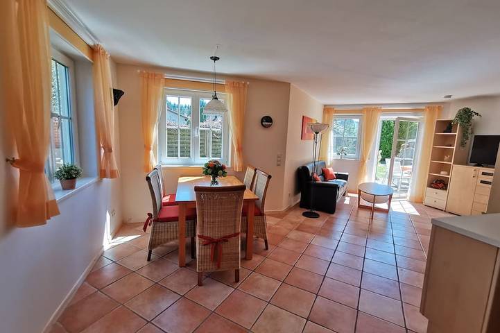 Ferienwohnung für 3 Personen, mit Terrasse und Garten sowie Sauna in Daisendorf