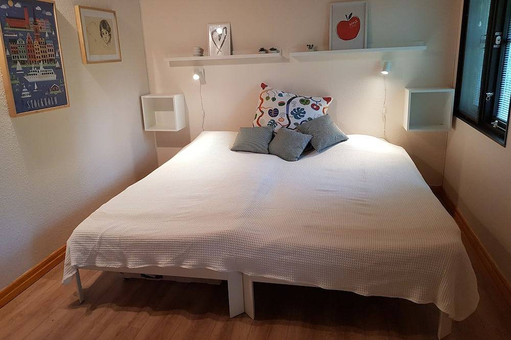 Villa Askvägen, quiet location by Lake Vänern in a nature reserve in Götene, Vänern