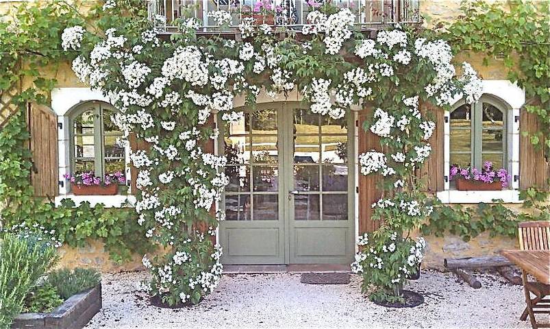 Location de vacances pour 6 personnes, avec vue ainsi que piscine et jardin à Calès - 3