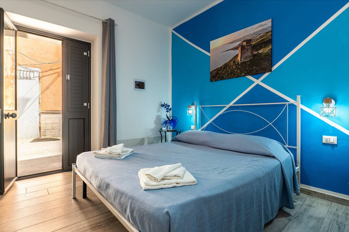 'Perla Marina - Torre Monterosso' Room with Balcony, Wi-Fi, Air Conditioning & Shared Kitchen in Realmonte, Agrigento Province