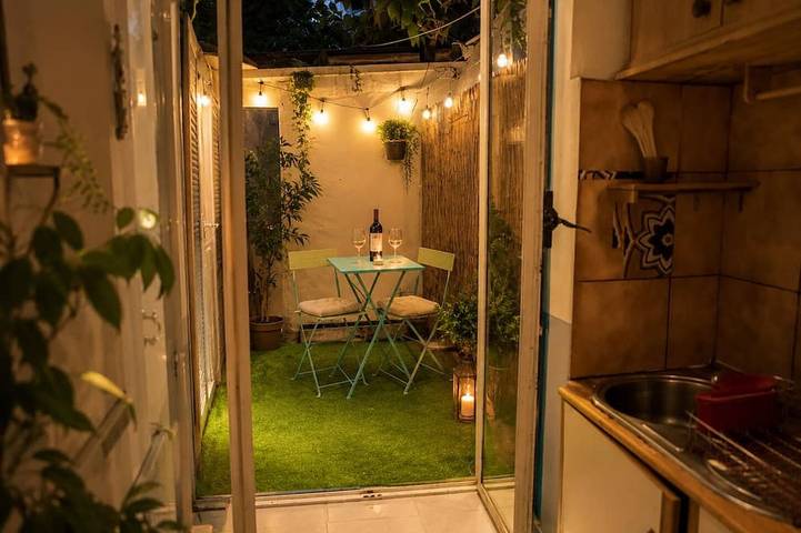 Vacation rental for 2 people, with yard in Marseille