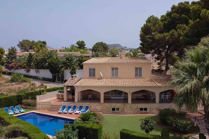 Casa rural para 10 personas, con Terraza y Jardín además de Piscina y Vistas en Moraira