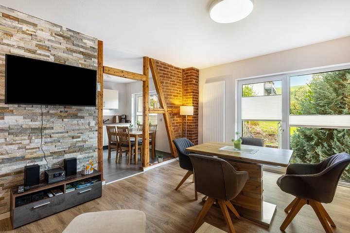 Ganze Wohnung, Ferienwohnung Appart Diemelsee mit Bergblick, privater Terrasse und Wlan in Diemelsee, die Mittelgebirge