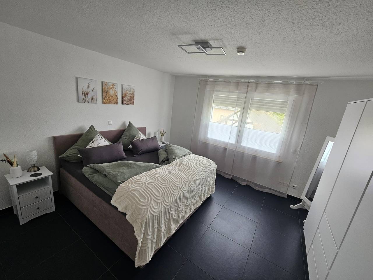Ganze Wohnung,  Fewo Elya - Gartenparadies nahe Events,Outlet und Spa in Iversheim, Bad Münstereifel