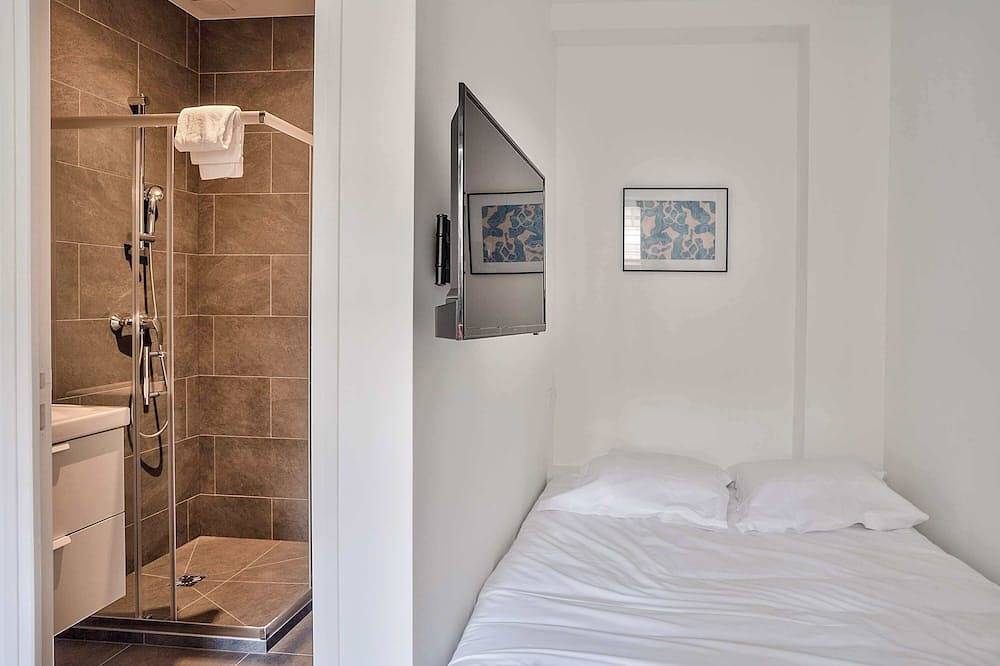 Entire apartment, Beautiful quiet and cosy studio in the south of Paris in Ivry-sur-Seine, Val-de-Marne