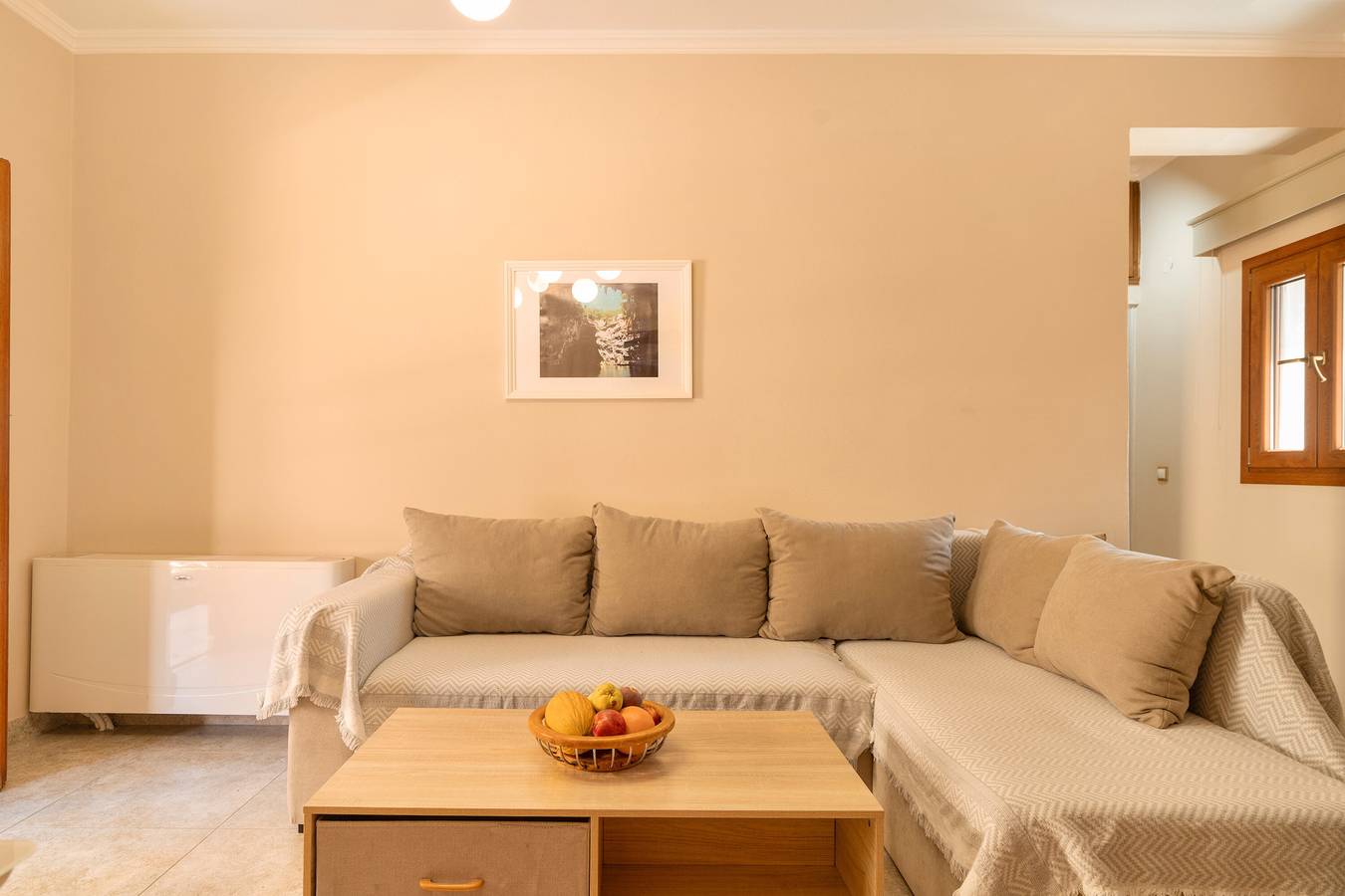 Entire apartment, Apartment 'Melissani' with Private Terrace, Wi-Fi and Air Conditioning in Argostoli, Kefalonia
