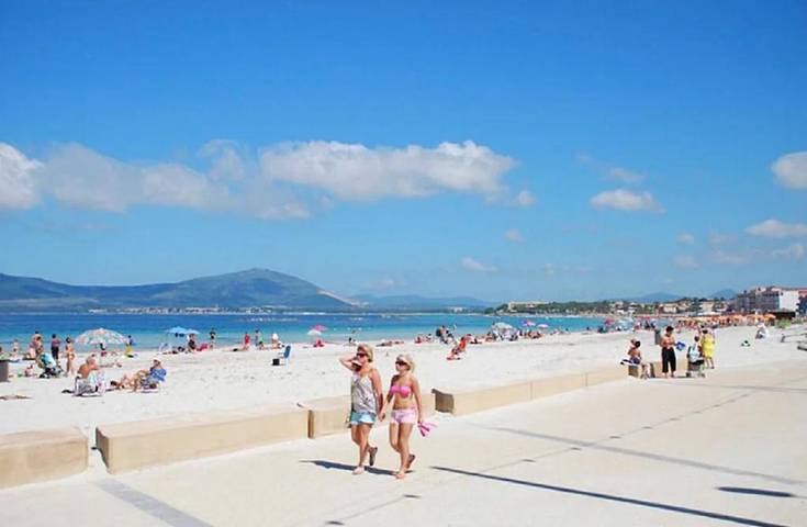 Ferienwohnung für 6 Personen, mit Terrasse und Garten in Alghero