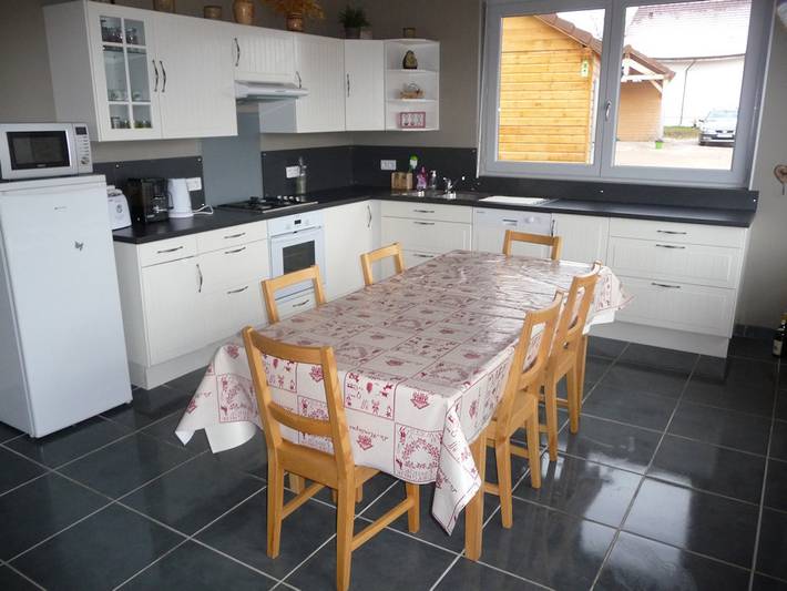Chalet pour 6 personnes, avec terrasse et jardin dans le Jura - 4
