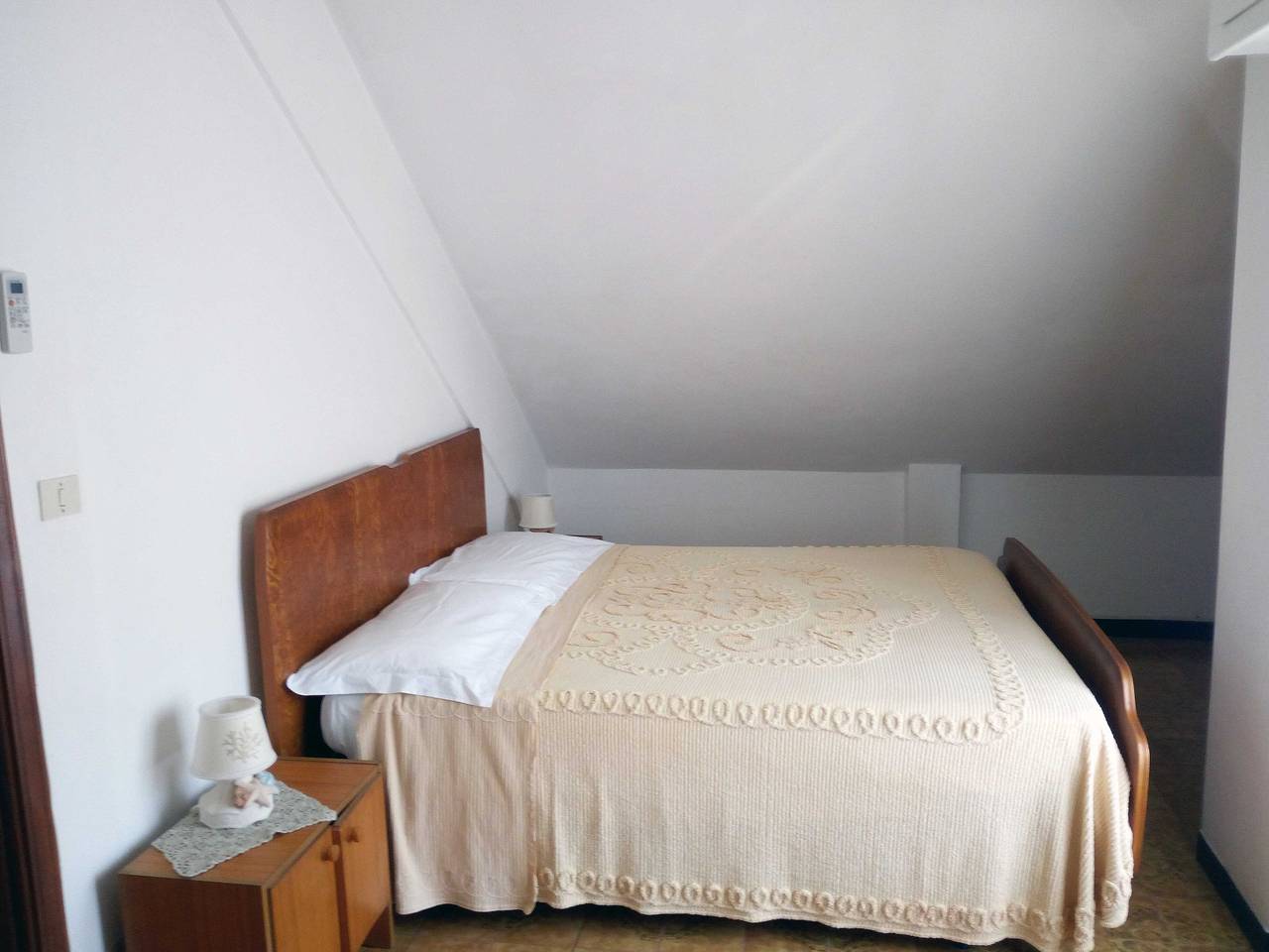 Apartamento entero, Apartamento 'Mansarda A Moneglia' con balcón, Wi-Fi y aire acondicionado in Bagni Jolanda, Moneglia