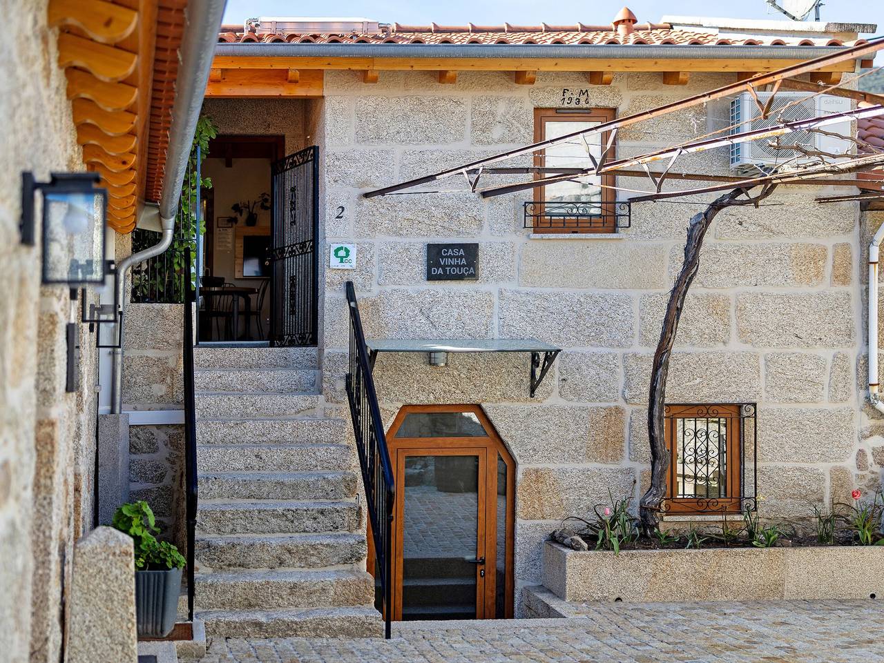 Ganzes Studio, Apartment 'Vinha Da Touça T0' mit Bergblick, Wlan und Klimaanlage in Soajo, Gerês