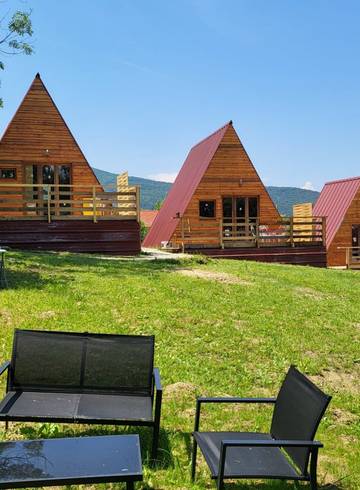Chalet pour 5 personnes, avec jardin et piscine dans le Vercors