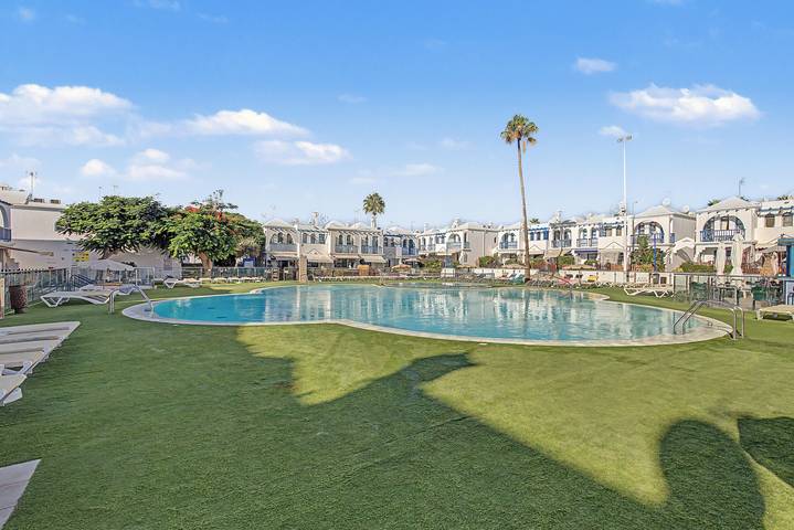 Apartamento para 3 personas, con Balcón además de Jardín y Piscina para niños en Campo Internacional