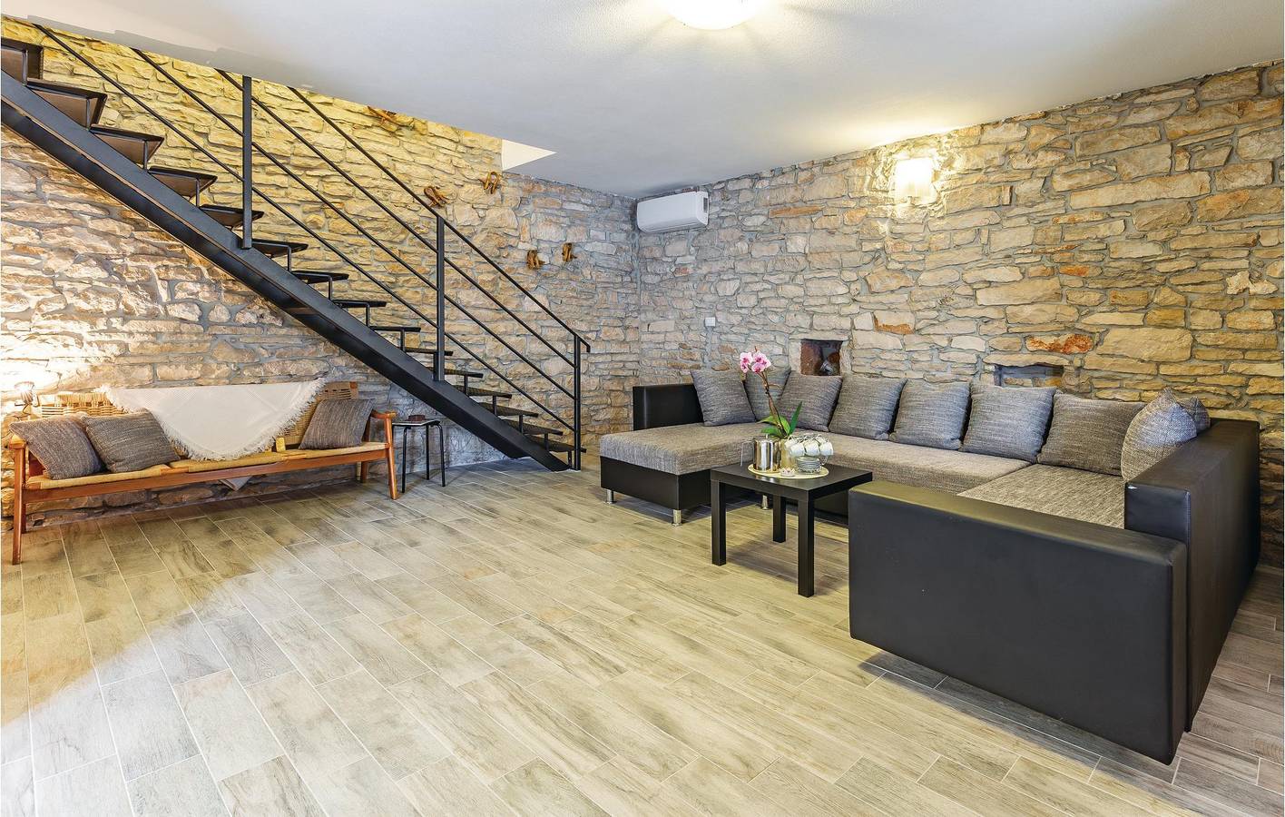 Ferienhaus für 6 Personen mit Terrasse in Peruski, Südküste Istrien