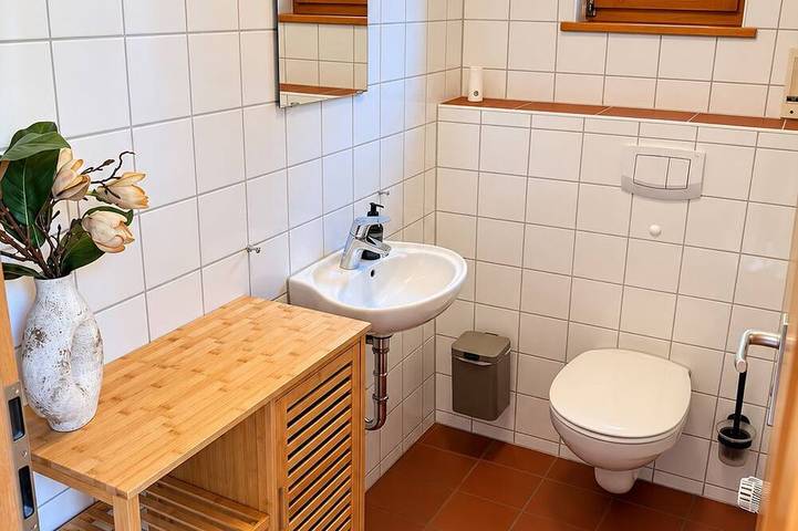 Ganze Wohnung, Praxis Löwenzahn, ehemalige Landarztpraxis im Fränkischen Seenland - 6 Personen in Westheim (Bayern), Romantische Straße