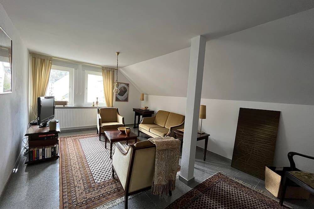 Ganze Wohnung, 2-Bett-Wohnung Dg Waldblick - Haus Arthur Klingels, Ferienwohnungen in Bad Bertrich, Traben-Trarbach und Umbegung