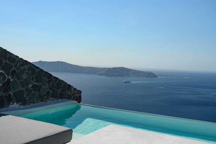 Villa per 2 persone, con piscina e vista oceano nonché balcone in Santorini