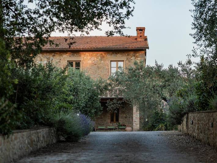 Agriturismo per 4 persone, con Balcone e Terrazza nonché Giardino e Piscina a Cinigiano