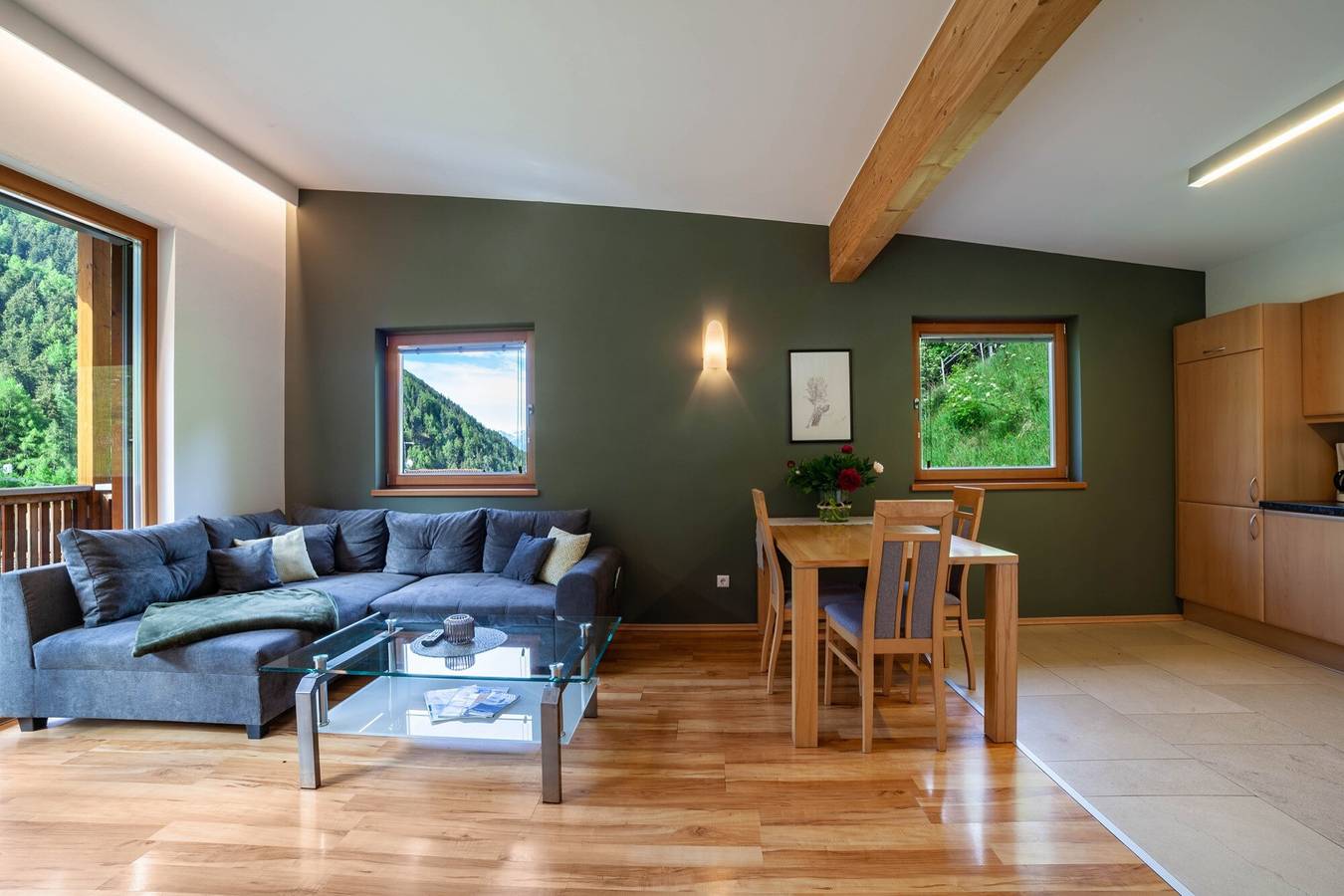Ganze Wohnung, Ferienwohnung "Pritscheshof Balkon" mit Bergblick, Balkon & Terrasse in Planeil, Mals