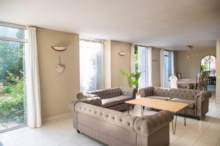 Location de vacances pour 16 personnes, avec Terrasse et Jardin ainsi que Piscine et Vue à Bagnols-sur-Cèze - 2
