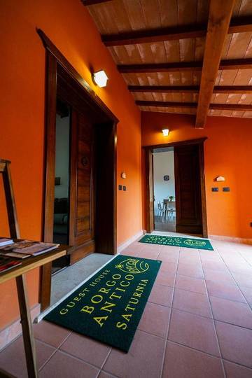 Gîte pour 5 personnes, avec terrasse et vue, animaux acceptés à Saturnia