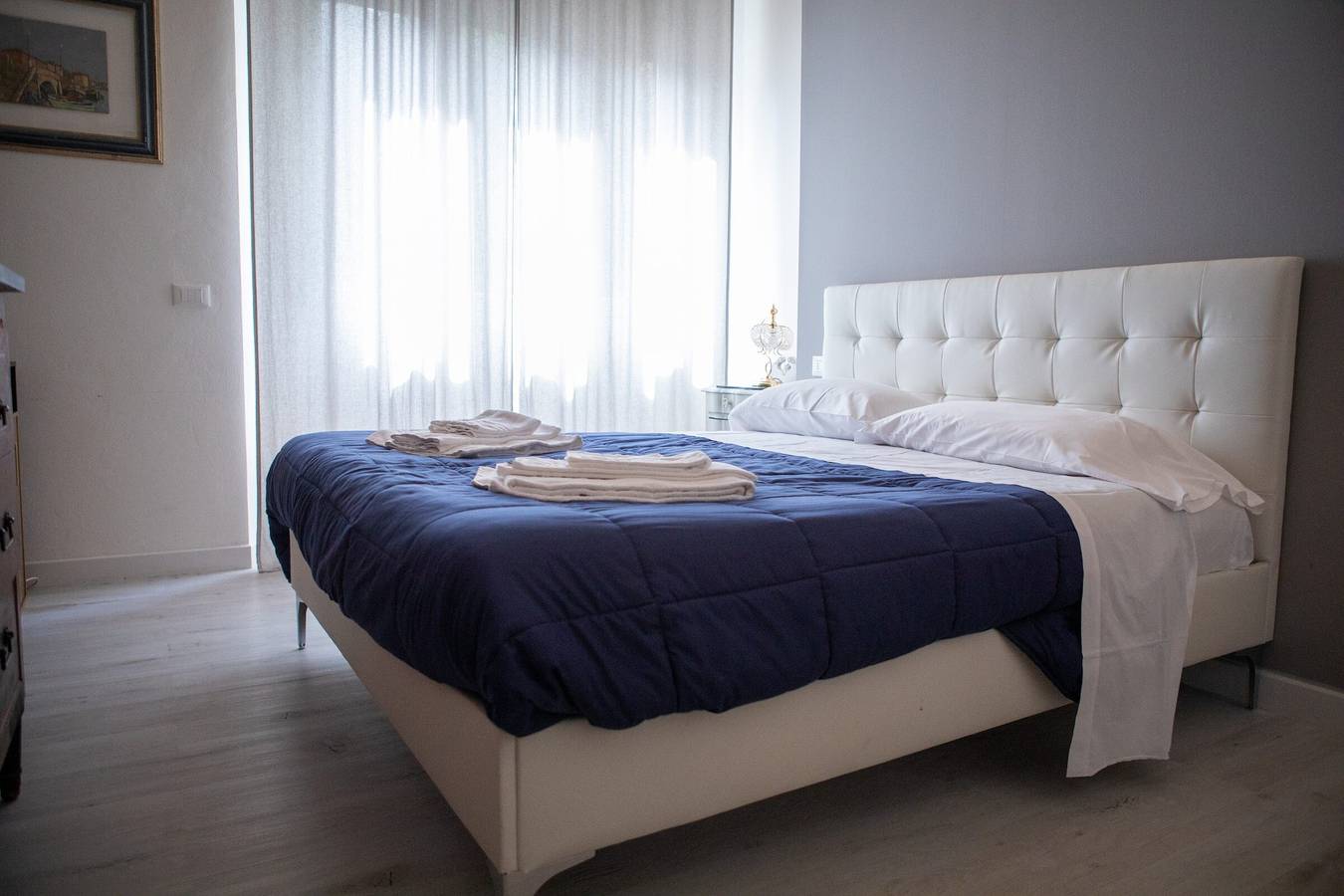 Habitación 'Camera Orchidea - Triple' con jardín compartido, Wi-Fi y aire acondicionado in Prato, Provincia de Prato