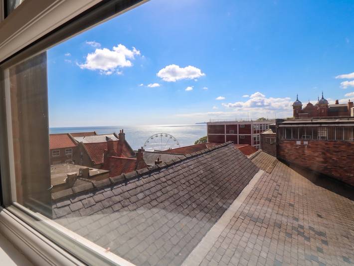 Apartment for 8 people in Scarborough
