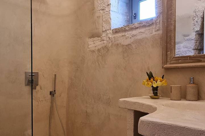 Aprus trullo surrounded by greenery with private pool. in Martina Franca, Province de Taranto