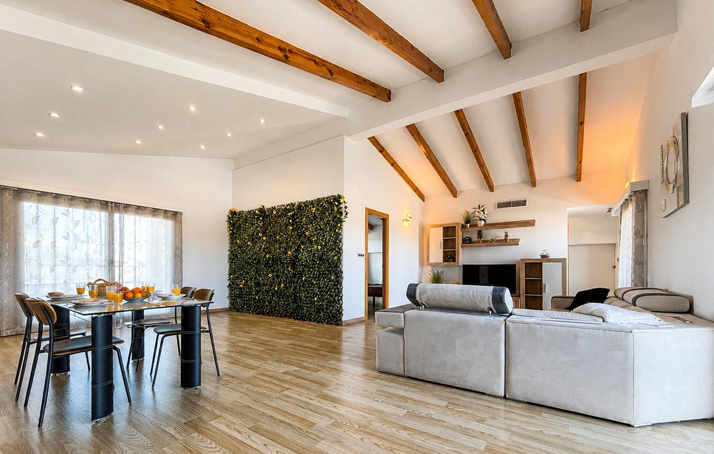 Relajante apartamento de 2 dormitorios con piscina y terraza en Las Torres de Cotillas in Las Torres de Cotillas, Interior de Murcia