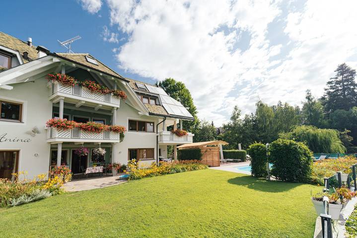 Hel lägenhet, Charming Apartment "Sahara" in Villa Anina with Pool in Klobenstein, Ritten