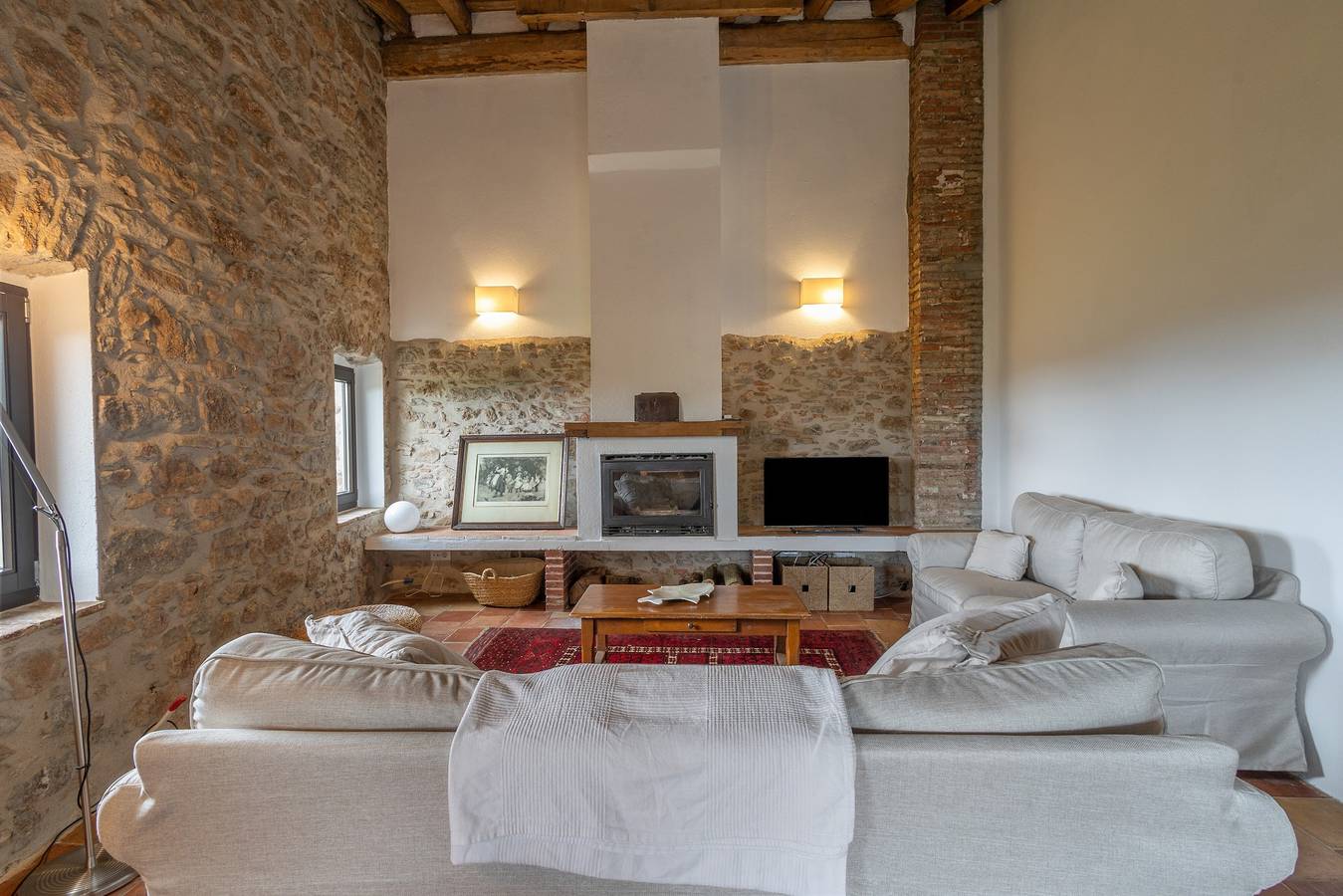 Casa Vacacional 'La Rosa' con Vista a la Montaña, Jardín Compartido y Wi-Fi in Ogassa, Pirineo Catalan