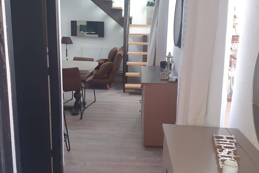 Apartamento entero, Cosy, newly renovated gîte, very close to the town center but in a quiet location in Pays de Pontarlier, Doubs (desambiguación)