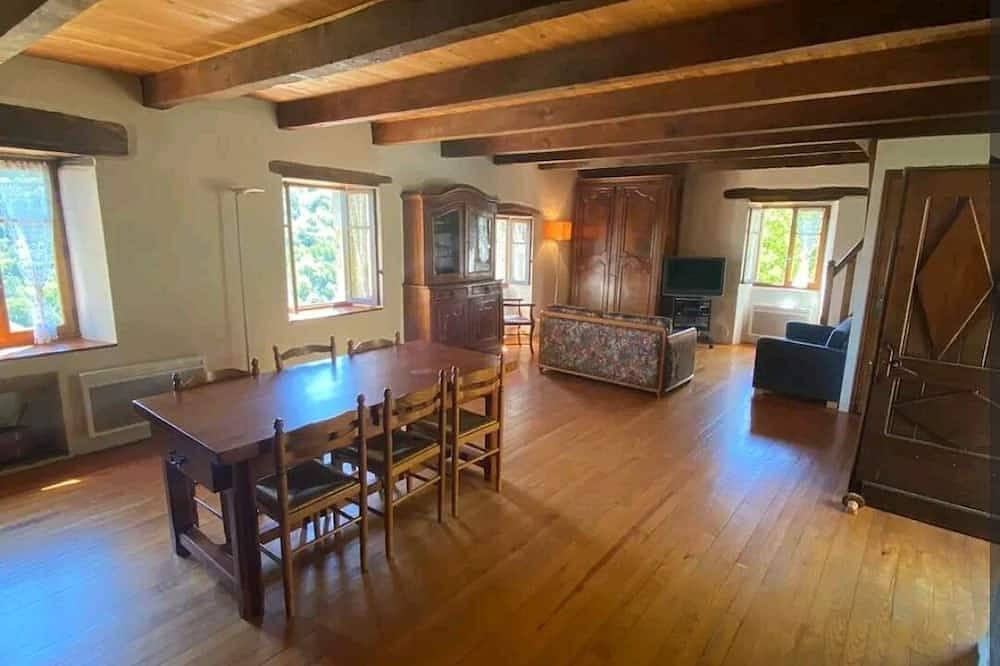Maison de campagne sans vis à vis in Espeyrac, Aveyron