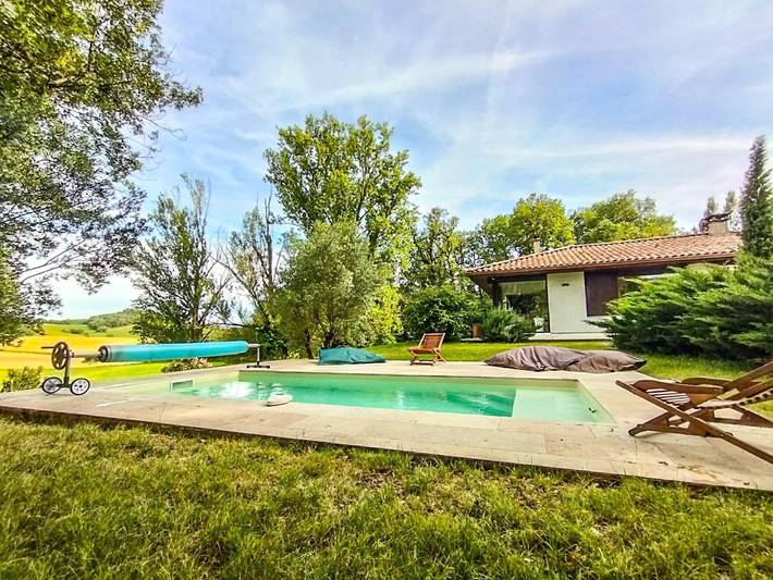 Gîte pour 8 personnes, avec jardin et piscine à Albi