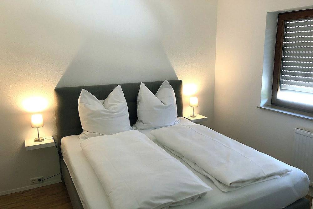 Ganze Wohnung, 2 Zimmer Wohnung mit Seeblick und eigenem Garten in Radolfzell, Radolfzell am Bodensee