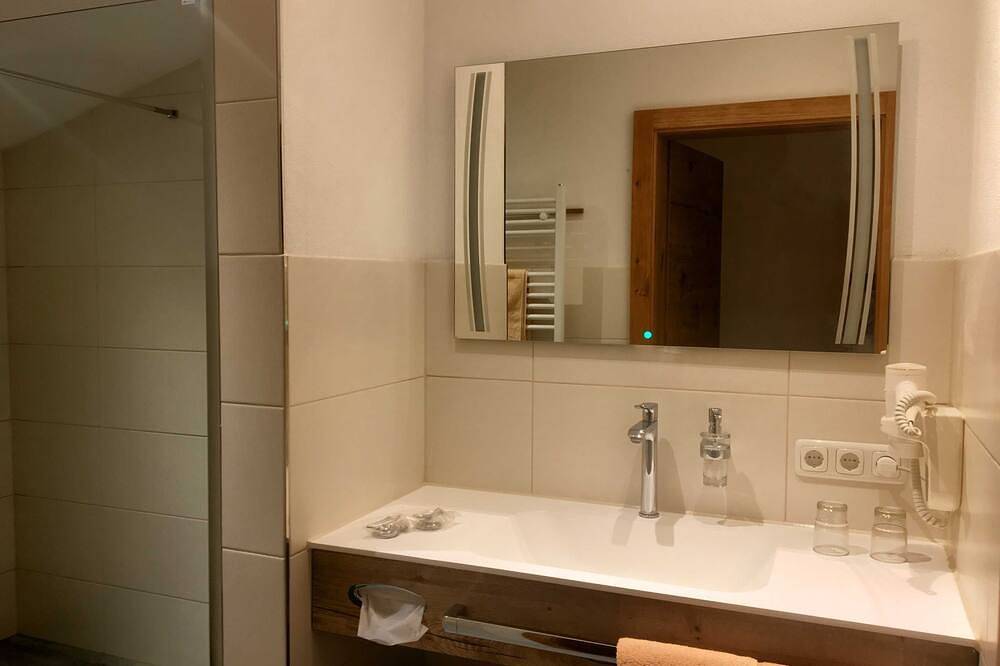 Ferienwohnung Gimpel - Appartments und Pension Mariandl in Nesselwängle, Außerfern