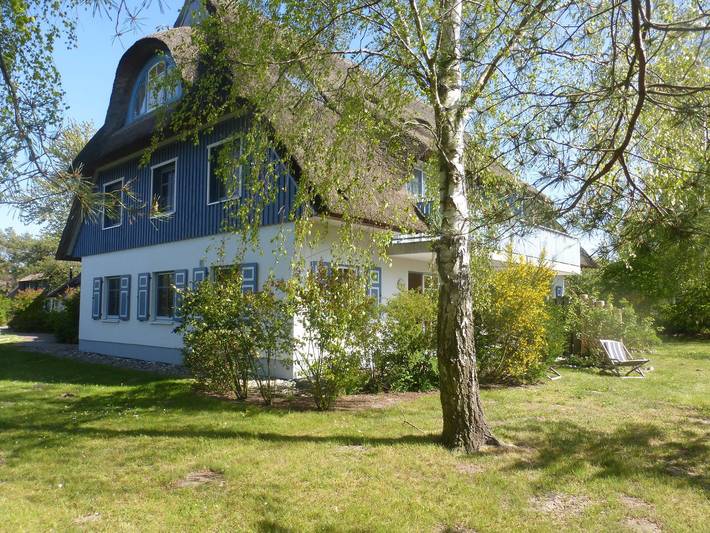 Ferienwohnung für 4 Personen, mit Terrasse und Garten sowie Sauna in Wieck am Darß