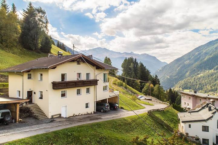 Ferienwohnung für 7 Personen, mit Terrasse in Tobadill