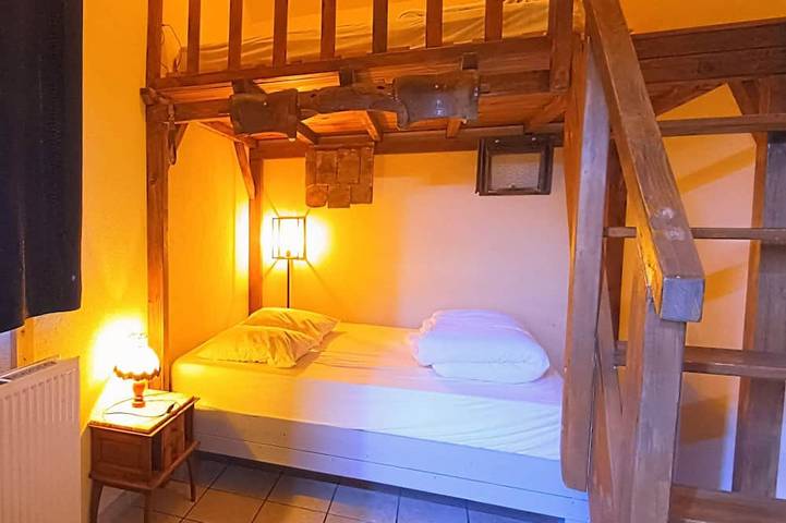 Gîte pour 27 personnes, avec sauna ainsi que jacuzzi et jardin dans Belley - 3
