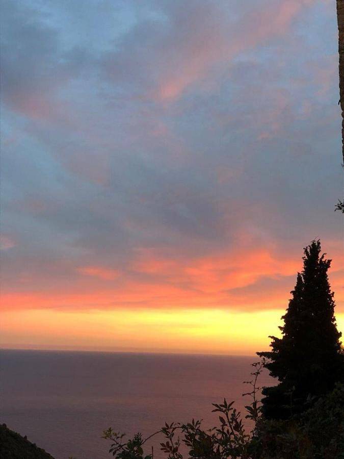 Location de vacances pour 6 personnes, avec terrasse et vue, animaux acceptés à Èze - 3